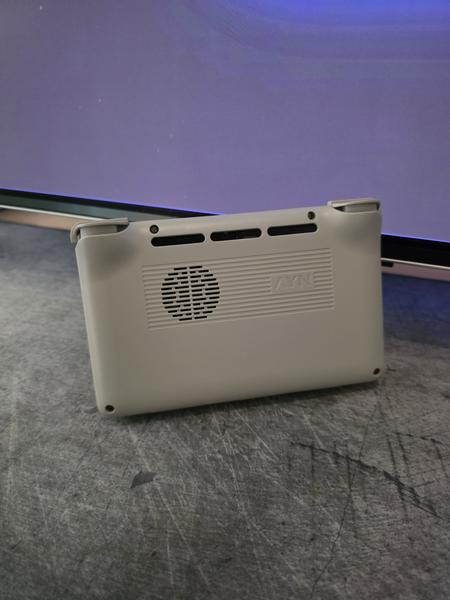 AYN Thor Max 6