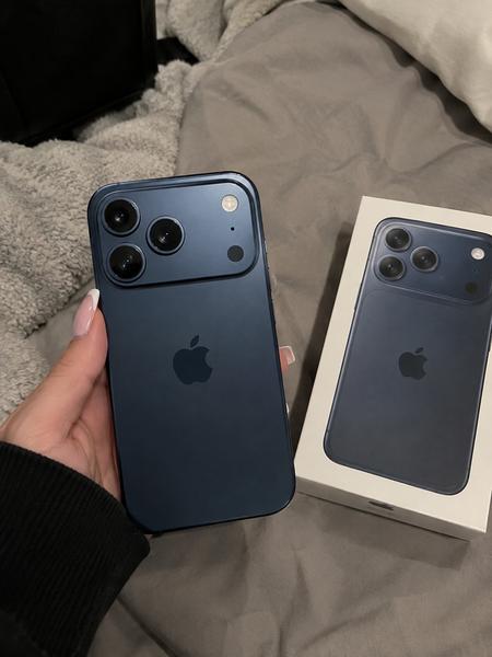 Apple Refurbished Excellent iPhone 17 Pro 5G 256GB Apple