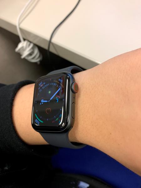 Apple Watch Series 5 (GPS + Cellular) 44mm Space Gray Aluminum