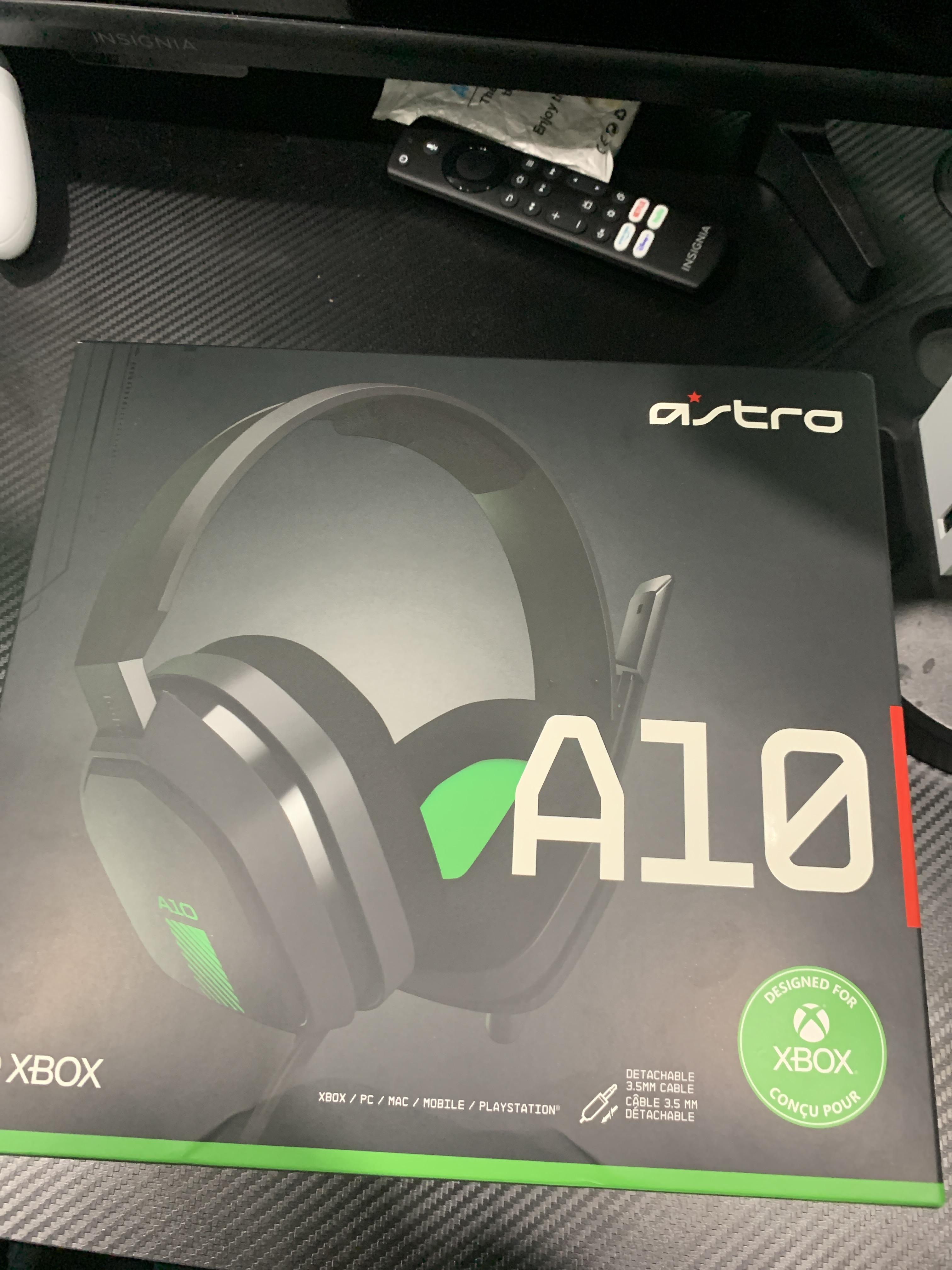 LOGITECH ASTRO GAMING A10 GAMING HEADSET GREEN BLACK XBOX ONE 939 001510 Best Buy Canada
