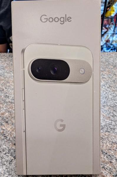 【美品】Google Pixel 9 128GB [Porcelain] Google Pixel 9-128 GB - Unlocked Android Smartphone with