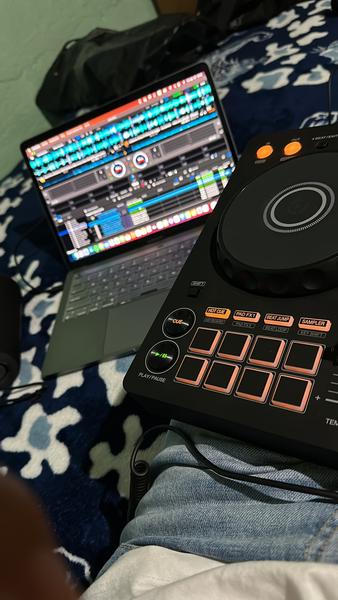 Pioneer DJ DDJ-FLX4 ブラック Pioneer DJ DDJ-FLX4 Controller with Rekordbox and Serato