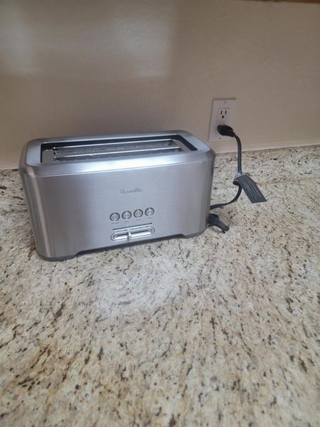 Review of Breville 'A Bit More' 4 Slice Toaster 