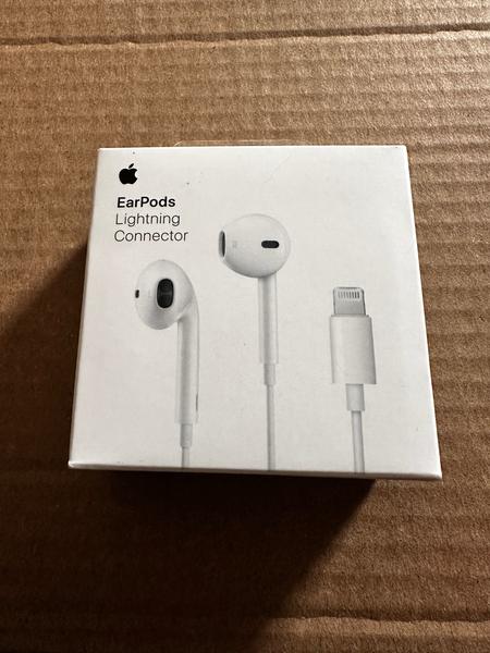 Apple EarPods In-Ear Headphones with Lightning Connector - White