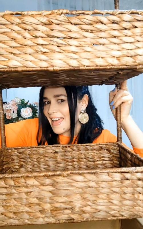 Customer carousel item 6.