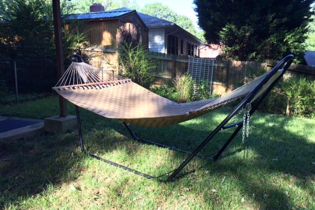 Hammock with wooden spacer bars