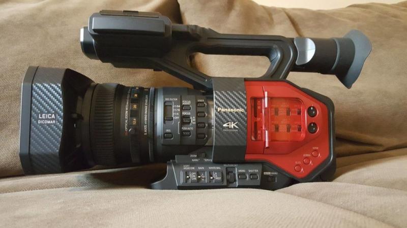 Panasonic AG-DVX200 4K Camcorder with Four Thirds AG-DVX200PJ