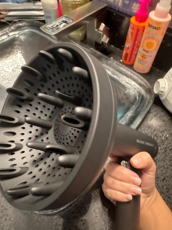 Customer photo for "Doesn’t burn the hair"
