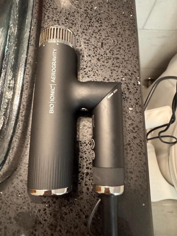 Customer photo for "Doesn’t burn the hair"