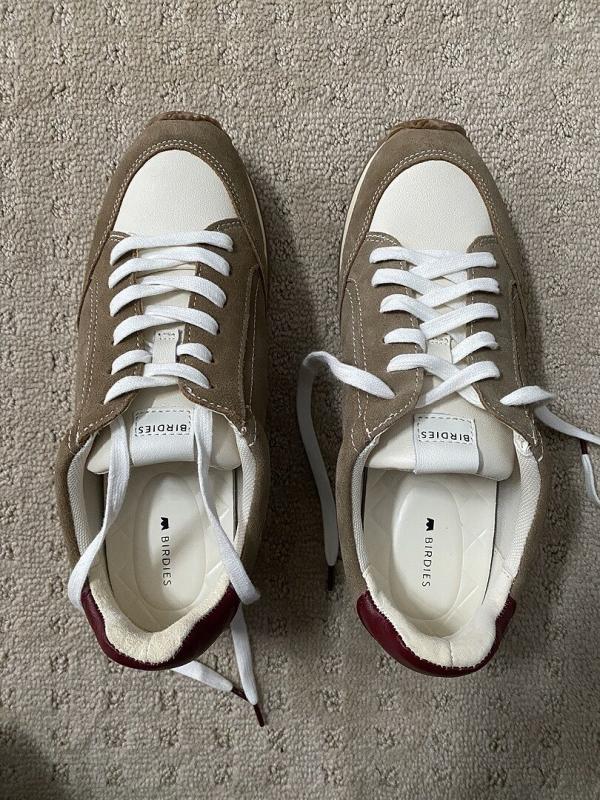 Customer photo for "Very comfy, but need to be re-laced"