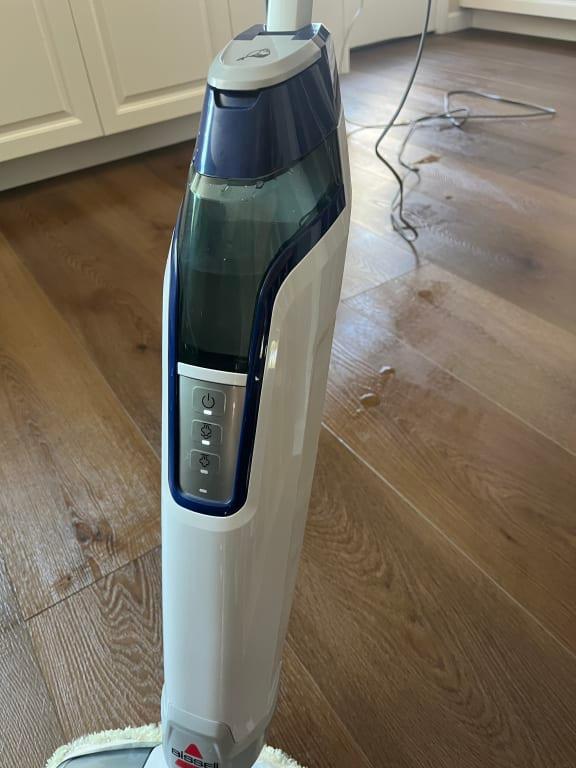 See dribbles behind the machine.