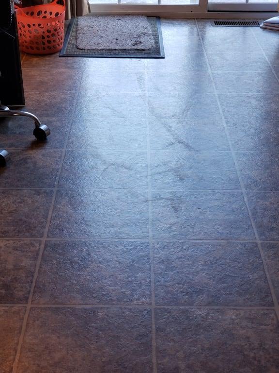 See streaks and triangle marks