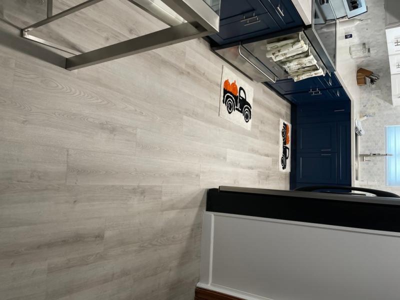 Excellent job cleaning my kitchen floor