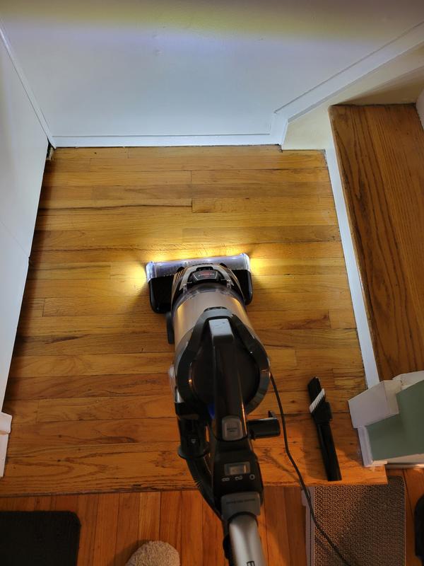Floor suction light