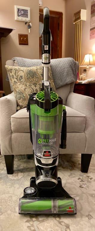 BISSELL Pet Hair Eraser Corded Bagless Pet Upright Vacuum in the Upright  Vacuums department at