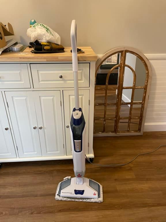 PowerFresh® Deluxe Scrubbing & Sanitizing Steam Mop 1806