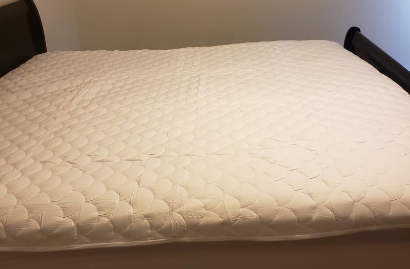 350-Thread Count Cotton Damask Mattress Pad | Bed Bath and Beyond Canada