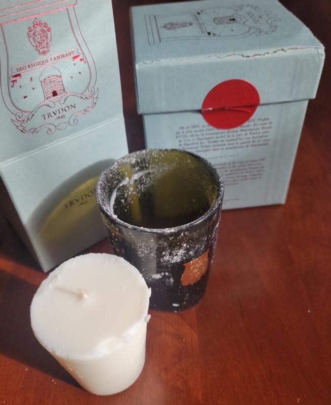 Petite in poor shape, classic box torn