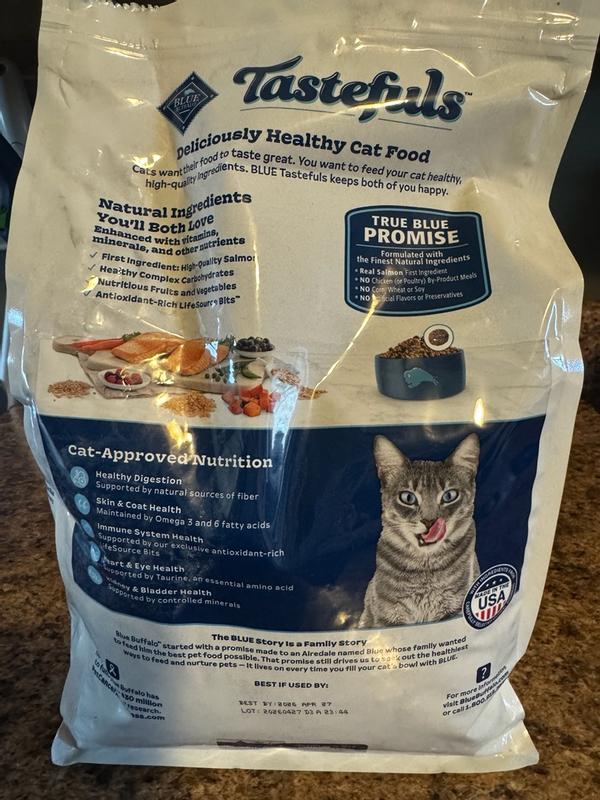 Blue Buffalo Tastefuls Indoor Natural Adult Dry Cat Food, Salmon 7lb.   Petsense