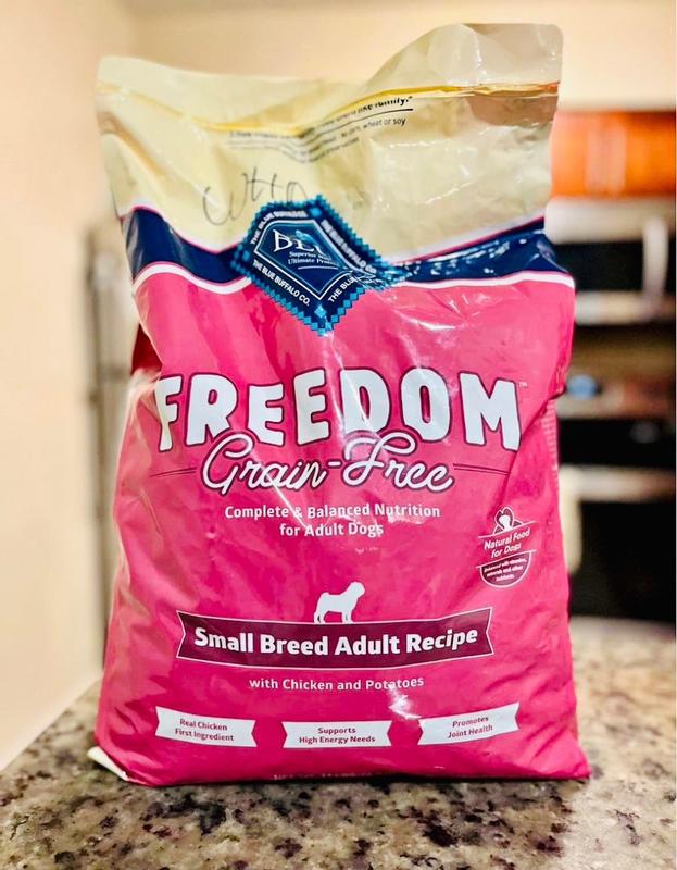 BLUE Freedom Small Breed Adult Dry Dog Food Grain Free Chicken