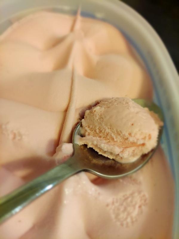 Blue Bunny Soft Strawberry Flavored Frozen Dairy Dessert, 46 fl oz