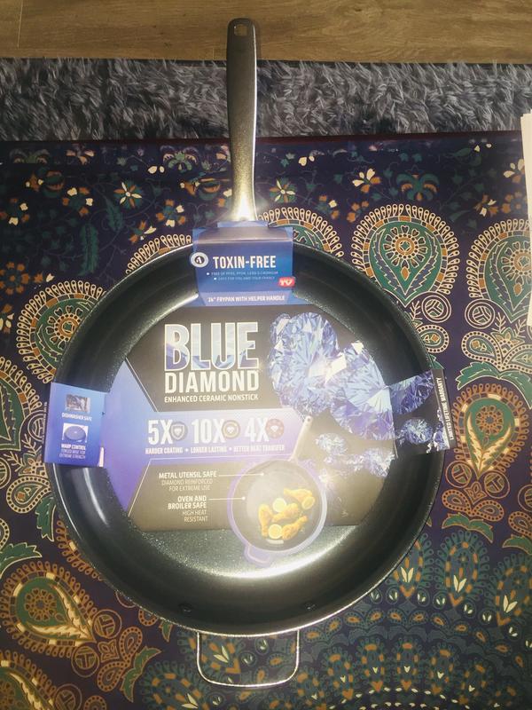 Handles on both side make carrying easy!