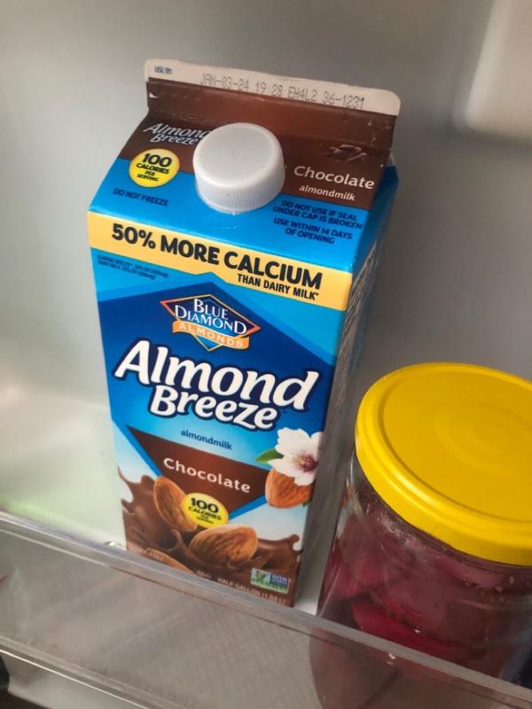 Chocolate Almondmilk | Dairy Free Milk | Almond Breeze | Blue Diamond