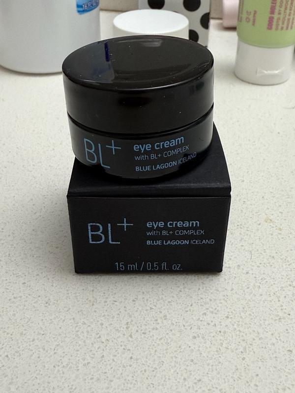 Customer photo for "Thick, easy-to-apply eye cream"