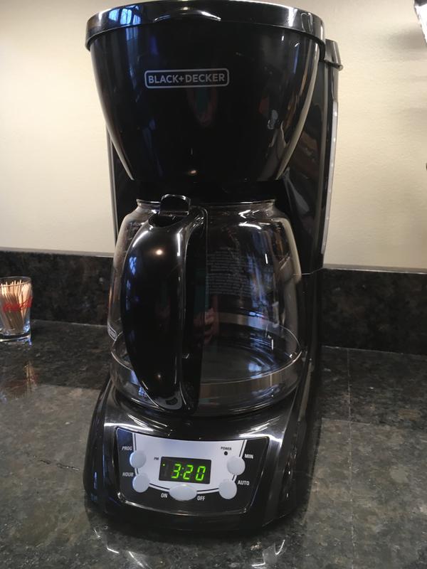 BLACK+DECKER DLX1050B 12-Cup Programmable Coffee Maker