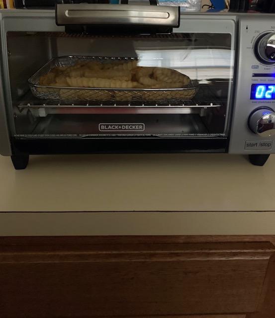 Black+Decker TOD1775G Crisp N Bake Air Fry Digital Toaster Oven, 9