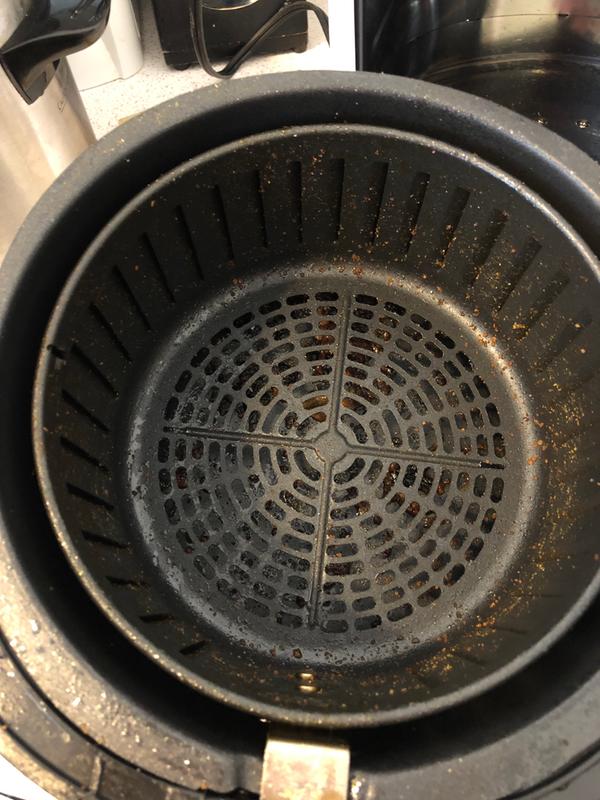 Removeable basket for easy cleaning and cooking