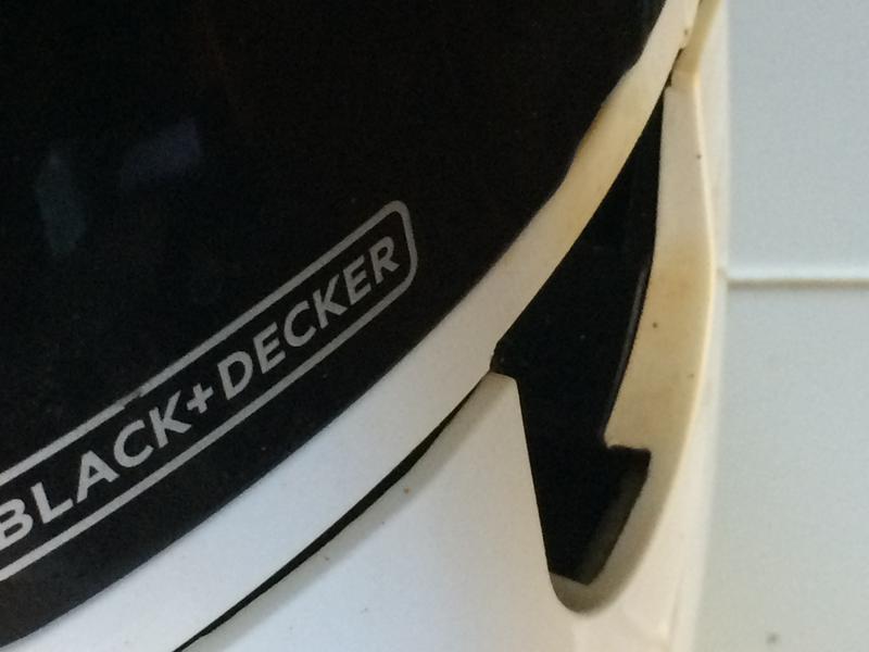 Pan no longer fitting perfectly in the body of the fryer - looks like heat warpage