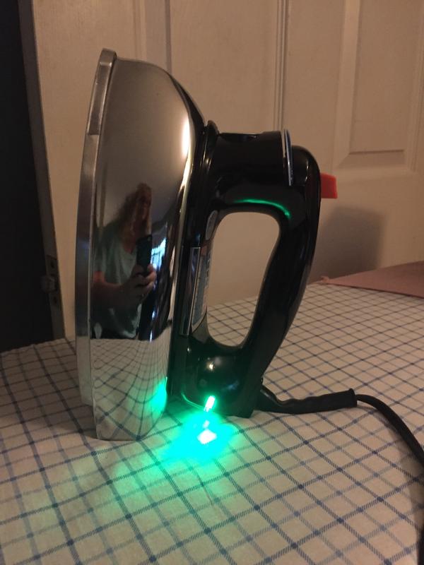 Premium Quality BLACK+DECKER The Classic Heavy Duty Steam Iron Portable