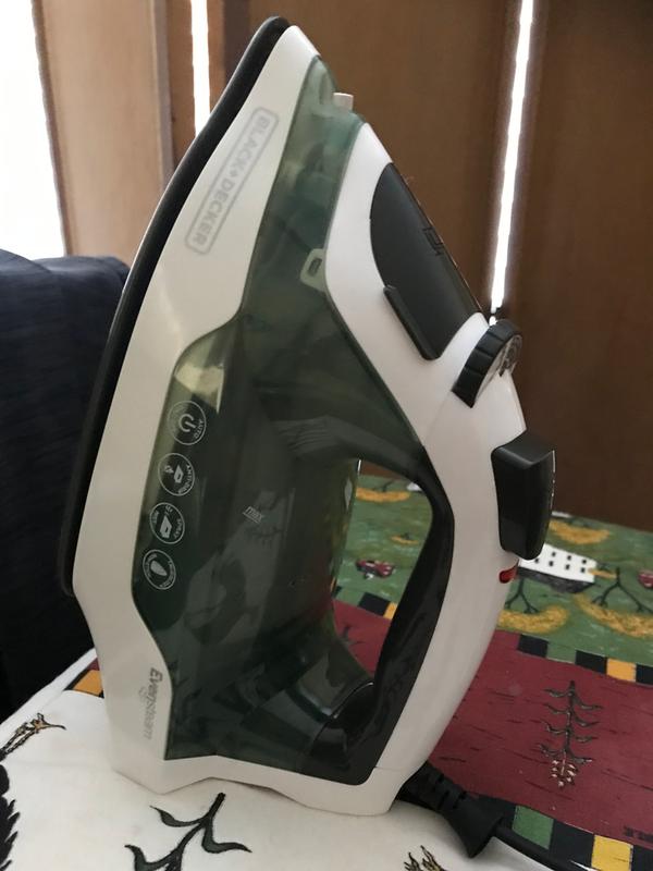 Black And Decker Easy Steam Compact Iron Use & Review 
