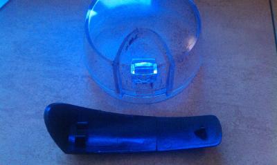blacklever broken from lid