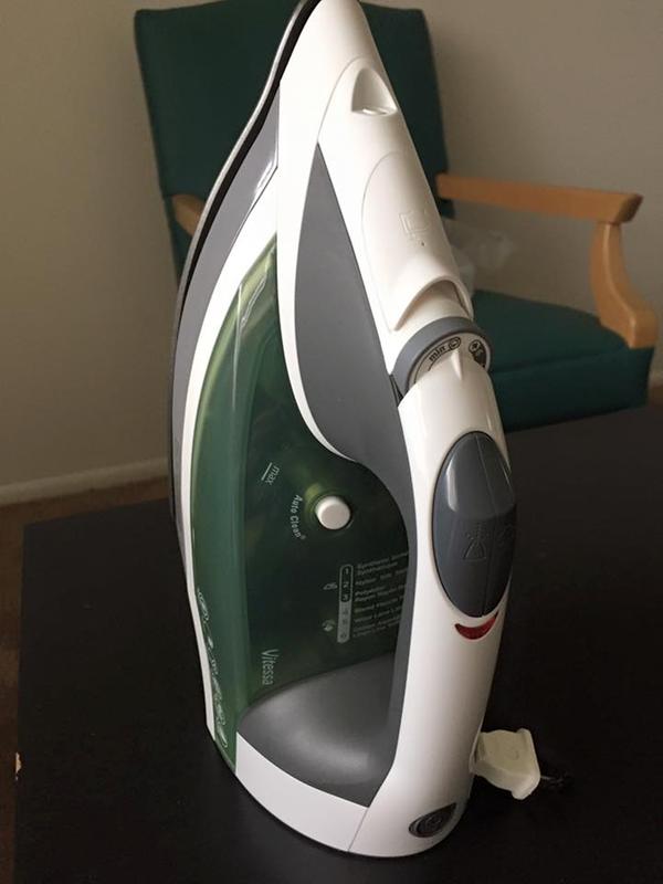 BLACK+DECKER Vitessa Advanced Steam Iron Unboxing And Review 