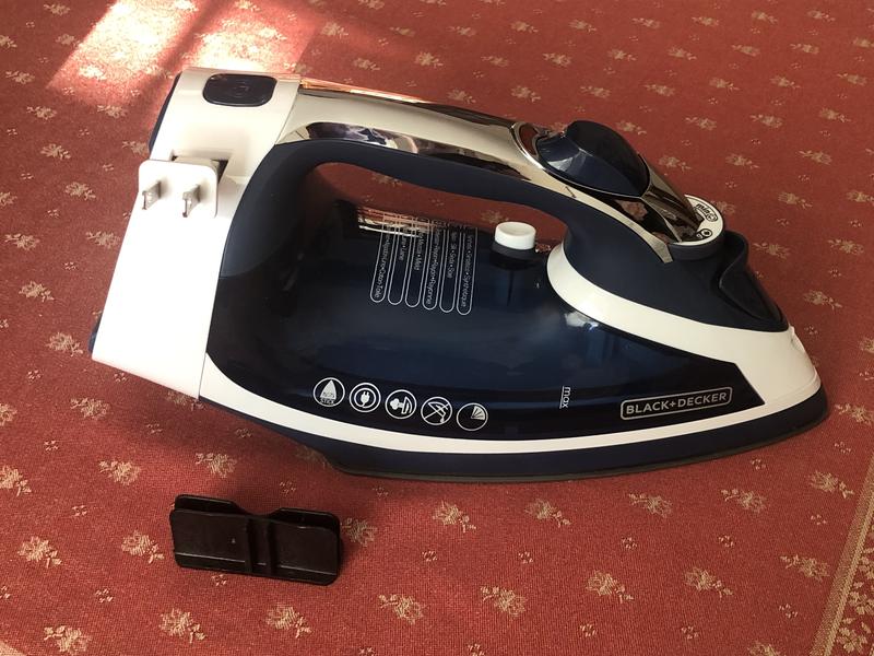 Xpress Steam™ Traditonal Iron ICR16X | BLACK + DECKER