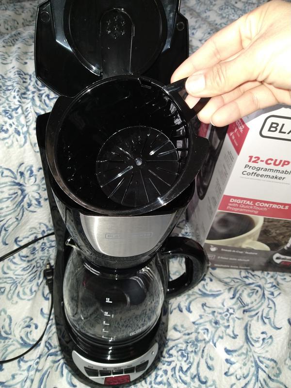 Black and Decker 12 Cup Coffeemaker — Maui Condo Supplies