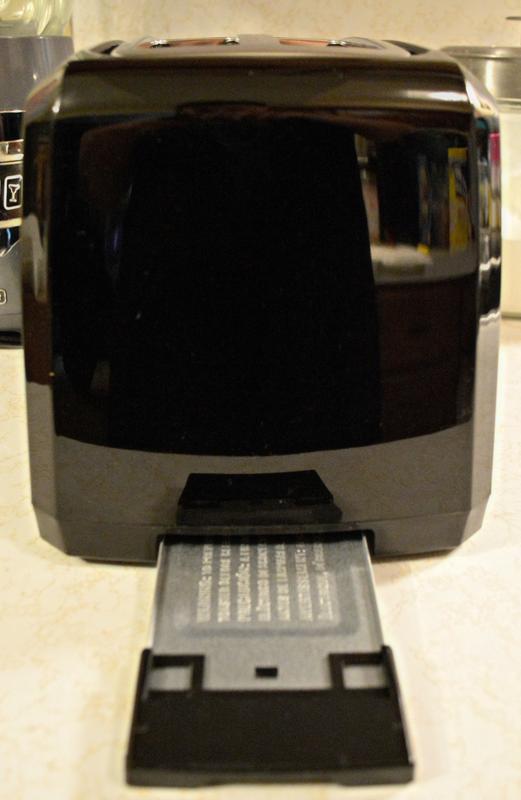 Easy to remove crumb tray