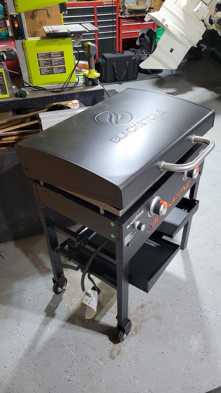 Blackstone 28in 2-Burner Griddle Model 1883 - Wilco Farm Stores