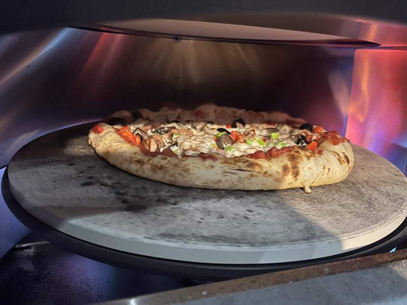 Blackstone Freestanding with 16.25-in Cordierite Stone Hearth Liquid  Propane Outdoor Pizza Oven in the Outdoor Pizza Ovens department at