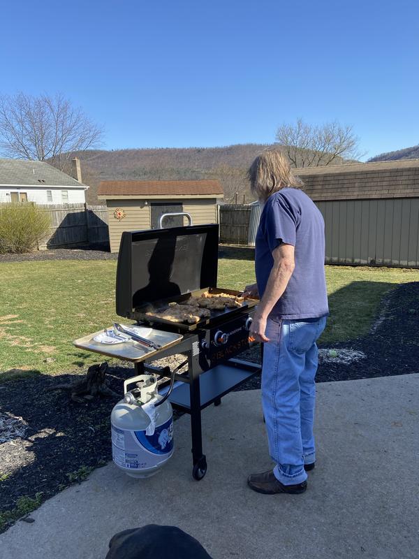 Blackstone 28in 2-Burner Griddle Model 1883 - Wilco Farm Stores