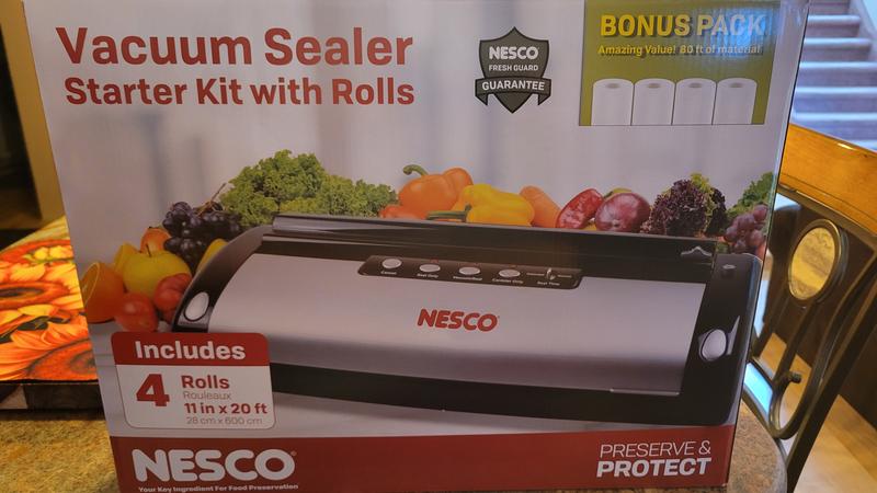 Nesco VS-02 Food Starter Kit with Automatic Shut-Off and Vacuum Sealer