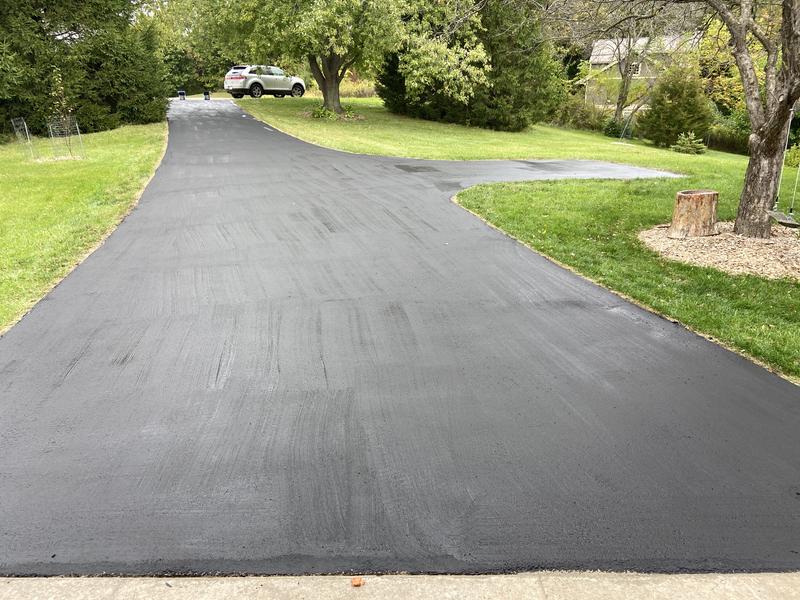 BLACK JACK Drive-Maxx 4.75-Gallon Asphalt Sealer in the Asphalt