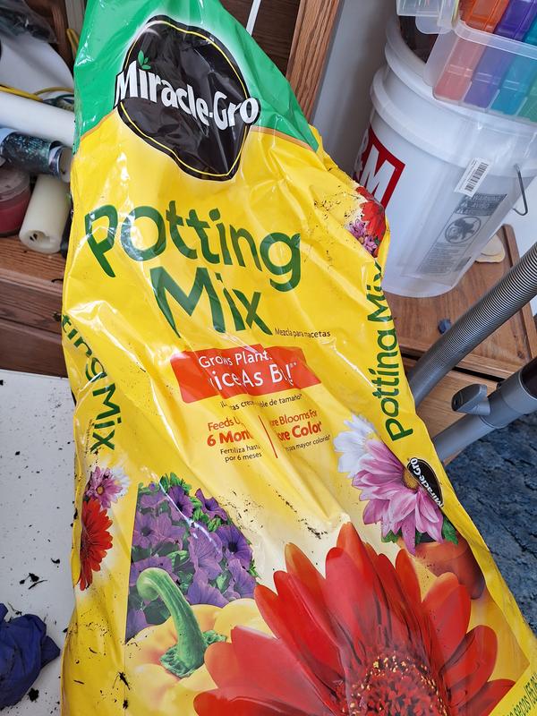 Miracle-Gro Potting Mix - 75678309 | Blain's Farm & Fleet