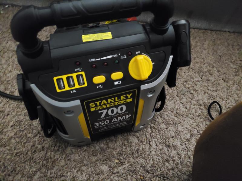 STANLEY Fatmax 700/350 Amp Jump Starter with 120 Psi Compressor (J7CS)