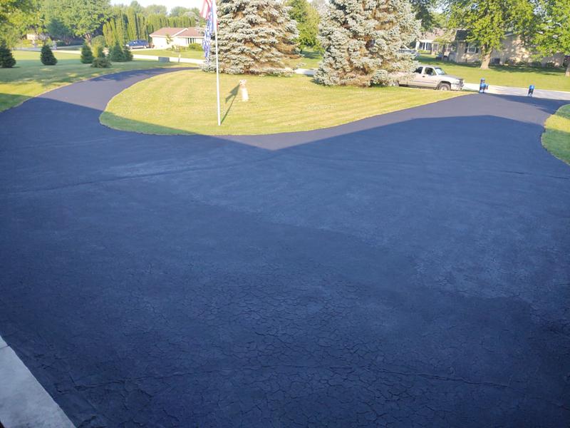 BLACK JACK Drive-Maxx 4.75-Gallon Asphalt Sealer in the Asphalt