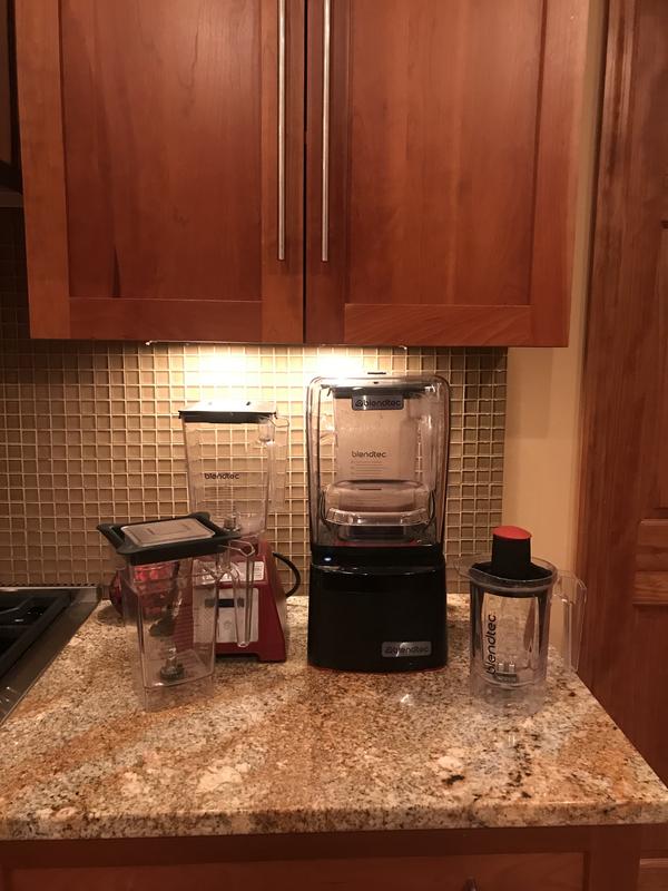 Professional 800 Blender w/ Wildside+ Jar, Blendtec