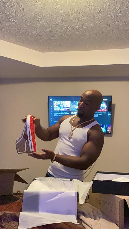 FIRE I LOVE THIS GUCCI SNEAKER