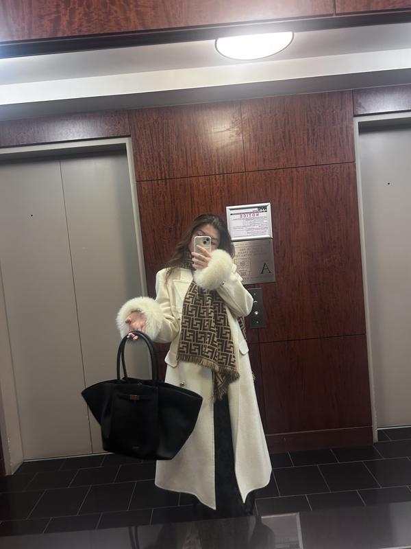 Customer carousel item 1.